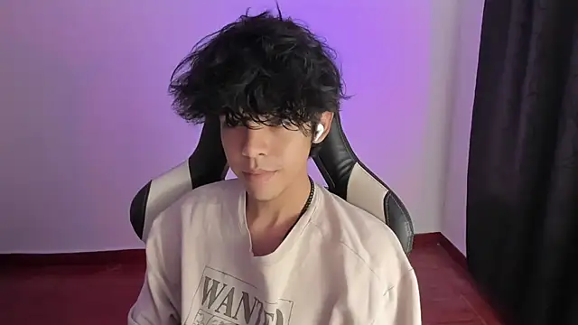 Alan26  online show from 01-16-25, 03:24