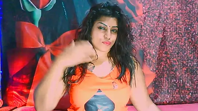 Snapshot of RoyalIndianCreamPuff chatting on 01-09-25, 06:04 RoyalIndianCreamPuff online show from 01-09-25, 06:04