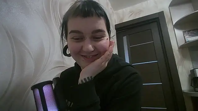 Snapshot of MoorderxDoll chatting on 12-23-24, 10:55 MoorderxDoll online show from 12-23-24, 10:55