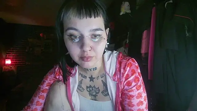 Snapshot of MoorderxDoll chatting on 01-08-25, 10:16 MoorderxDoll online show from 01-08-25, 10:16