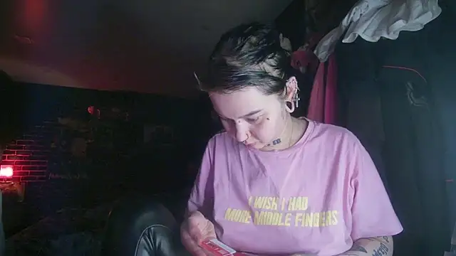 Snapshot of MoorderxDoll chatting on 01-31-25, 10:42 MoorderxDoll online show from 01-31-25, 10:42