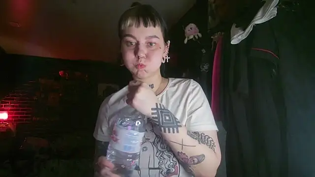 Snapshot of MoorderxDoll chatting on 02-02-25, 07:57 MoorderxDoll online show from 02-02-25, 07:57