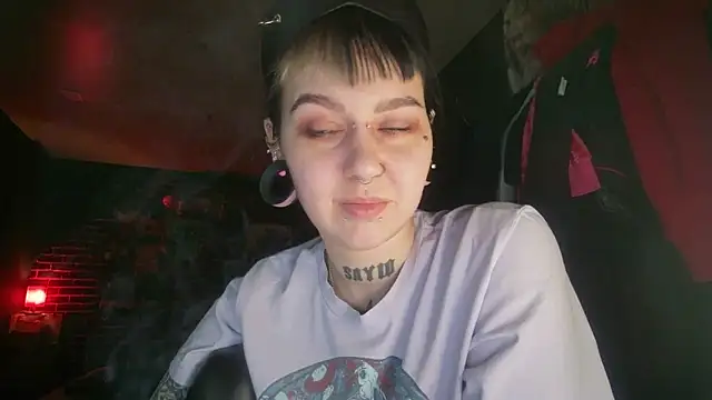 Snapshot of MoorderxDoll chatting on 03-02-25, 11:07 MoorderxDoll online show from 03-02-25, 11:07