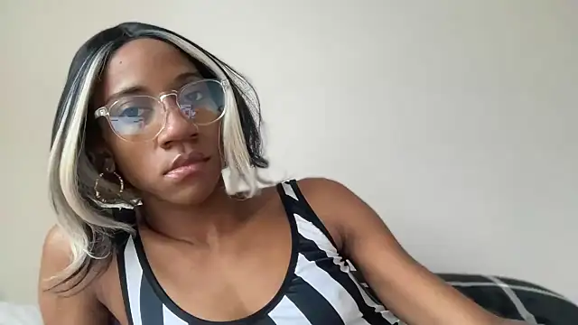 Snapshot of cutiesigh chatting on 10-04-25, 08:51 cutiesigh online show from 10-04-25, 08:51