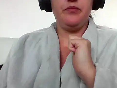 Snapshot of DragoneSFR chatting on 02-02-25, 03:28 DragoneSFR online show from 02-02-25, 03:28