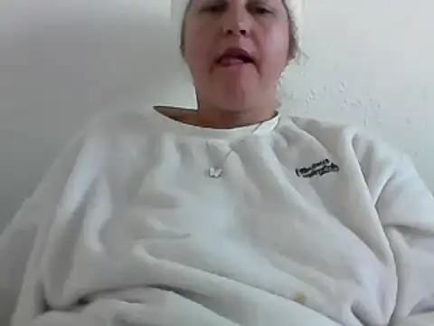 Snapshot of DragoneSFR chatting on 03-04-25, 07:30 DragoneSFR online show from 03-04-25, 07:30