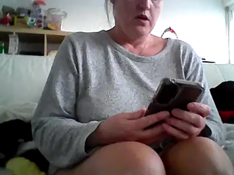 Snapshot of DragoneSFR chatting on 03-04-25, 04:52 DragoneSFR online show from 03-04-25, 04:52