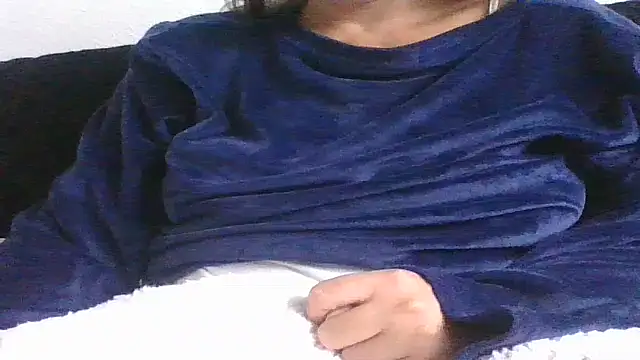 Snapshot of DragoneSFR chatting on 10-04-25, 06:44 DragoneSFR online show from 10-04-25, 06:44