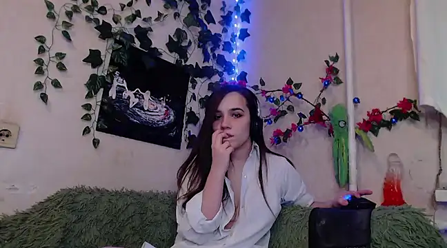 Snapshot of Tiny_Witch chatting on 01-21-25, 11:02 Tiny Witch online show from 01-21-25, 11:02