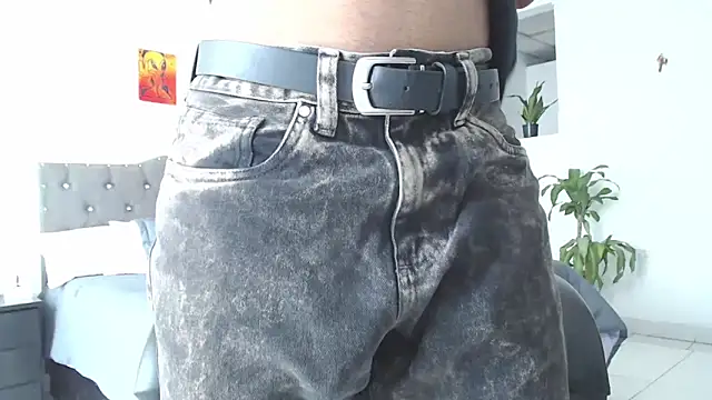 Aaronblack1  online show from 03-10-26, 03:28