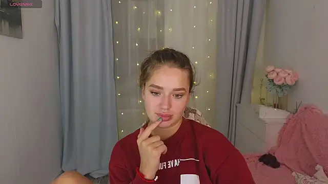 LovelyJessie online show from 03-10-25, 01:43