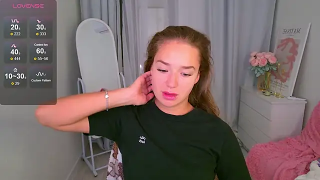 LovelyJessie online show from 10-05-25, 01:42