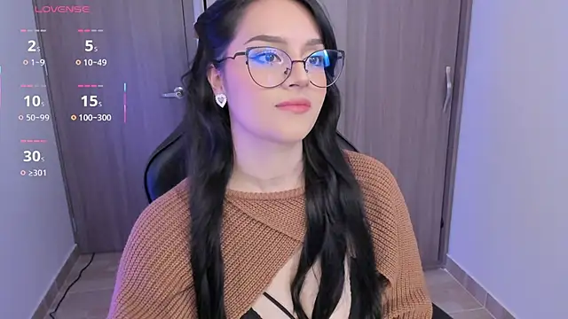 Snapshot of anaveleeez chatting on 11-15-25, 12:52 anaveleeez online show from 11-15-25, 12:52