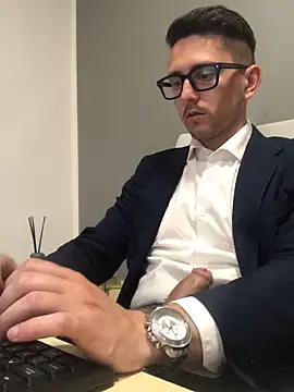 Snapshot of masterboss_ chatting on 05-28-26, 12:02 masterboss online show from 05-28-26, 12:02