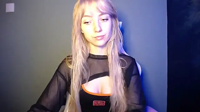 LuciaYoung online show from 04-19-26, 06:21