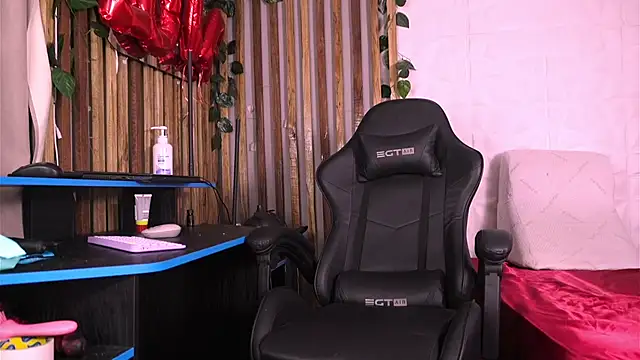 argiee taylorxs2 online show from 01-18-25, 12:35