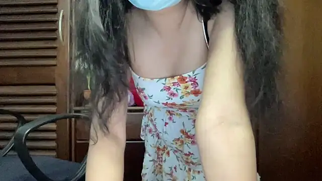 Snapshot of Princess_Lily chatting on 10-26-25, 01:50 Princess Lily online show from 10-26-25, 01:50