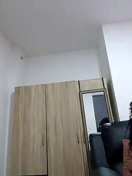 Issa Km  online show from 04-28-26, 03:11