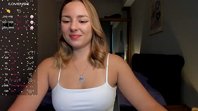 Snapshot of ThreeshaWhite chatting on 09-22-25, 04:03 ThreeshaWhite online show from 09-22-25, 04:03