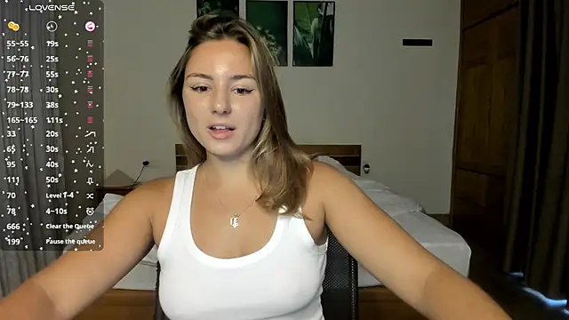 Snapshot of ThreeshaWhite chatting on 05-29-26, 04:43 ThreeshaWhite online show from 05-29-26, 04:43