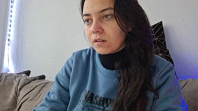 Snapshot of Cyndee_Winter chatting on 12-28-24, 01:49 Cyndee Winter online show from 12-28-24, 01:49