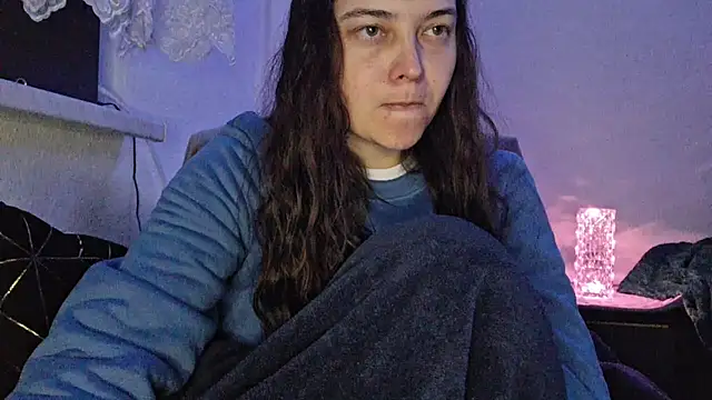 Snapshot of Cyndee_Winter chatting on 03-16-25, 06:23 Cyndee Winter online show from 03-16-25, 06:23