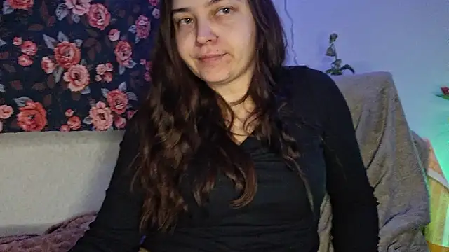 Snapshot of Cyndee_Winter chatting on 03-21-25, 07:35 Cyndee Winter online show from 03-21-25, 07:35