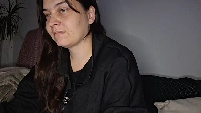 Snapshot of Cyndee_Winter chatting on 10-16-25, 06:09 Cyndee Winter online show from 10-16-25, 06:09