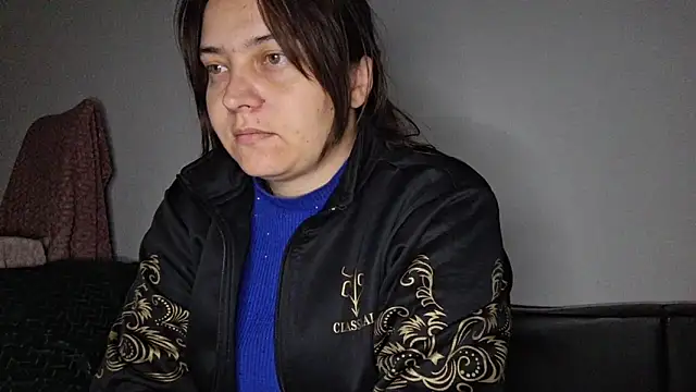 Snapshot of Cyndee_Winter chatting on 10-17-25, 05:04 Cyndee Winter online show from 10-17-25, 05:04