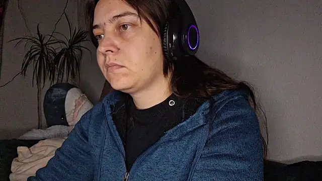 Cyndee Winter online show from 11-04-25, 05:12