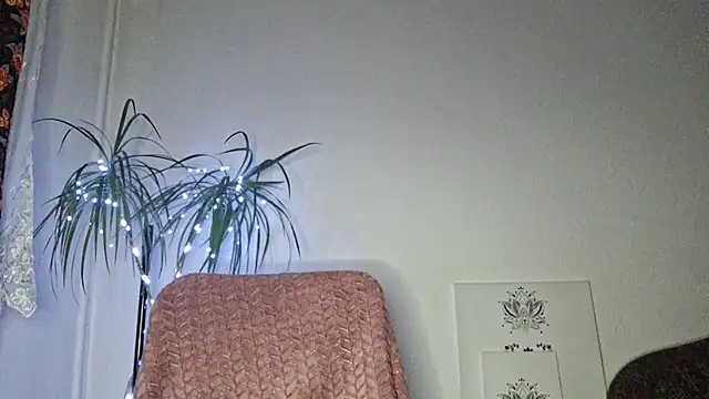 Snapshot of Cyndee_Winter chatting on 01-11-26, 10:04 Cyndee Winter online show from 01-11-26, 10:04