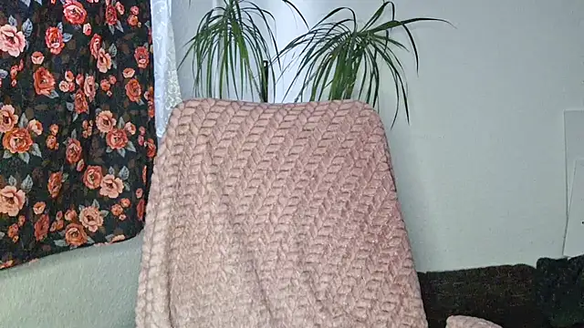 Snapshot of Cyndee_Winter chatting on 01-18-26, 03:05 Cyndee Winter online show from 01-18-26, 03:05