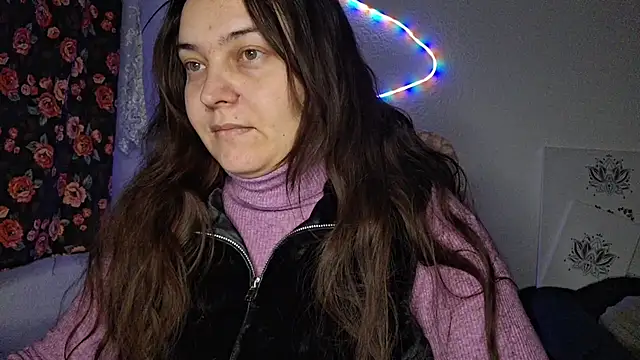 Snapshot of Cyndee_Winter chatting on 02-02-26, 07:01 Cyndee Winter online show from 02-02-26, 07:01