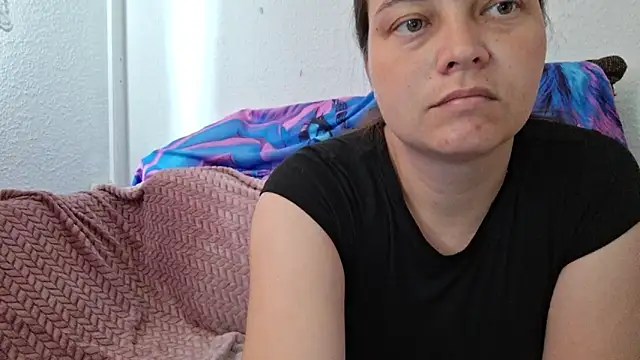 Snapshot of Cyndee_Winter chatting on 06-22-26, 01:19 Cyndee Winter online show from 06-22-26, 01:19