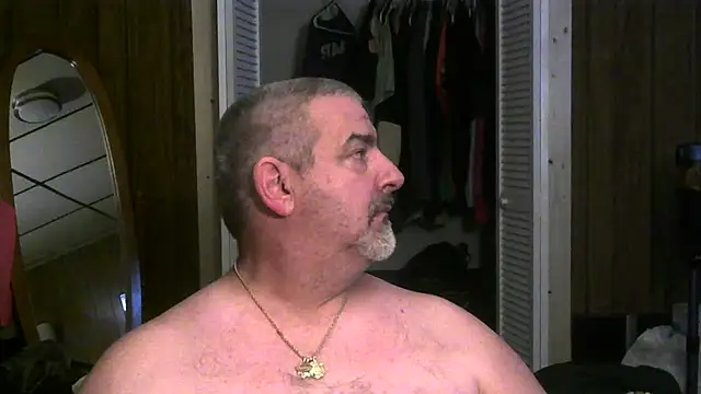 Snapshot of fire193 chatting on 12-15-25, 01:10 fire193 online show from 12-15-25, 01:10