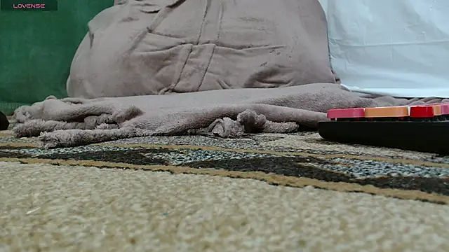 Snapshot of Luckyalice_4u chatting on 02-18-26, 08:27 Luckyalice 4u online show from 02-18-26, 08:27