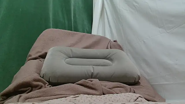 Snapshot of Luckyalice_4u chatting on 02-28-26, 08:21 Luckyalice 4u online show from 02-28-26, 08:21