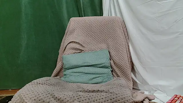 Luckyalice 4u online show from 04-21-26, 07:06