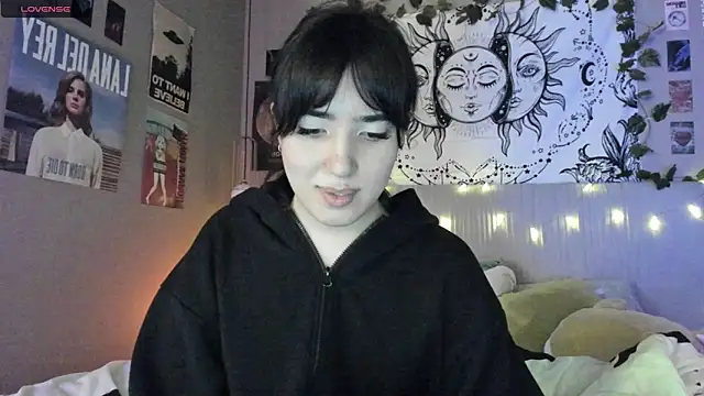 Snapshot of Anisawithlove chatting on 12-26-24, 07:27 Anisawithlove online show from 12-26-24, 07:27