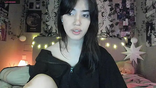 Snapshot of Anisawithlove chatting on 03-03-25, 08:32 Anisawithlove online show from 03-03-25, 08:32