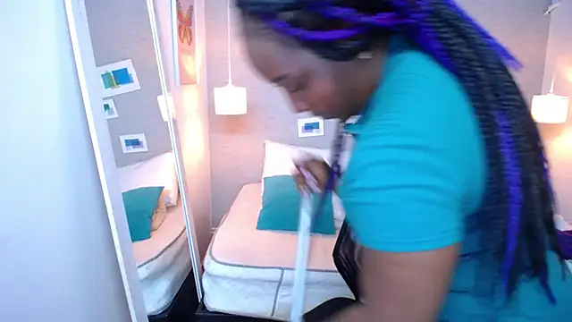 kiara evanss online show from 01-30-25, 08:10