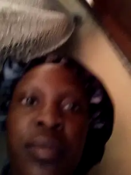 Snapshot of pretty_amaal chatting on 12-21-24, 05:03 pretty amaal online show from 12-21-24, 05:03