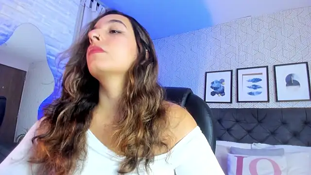 Snapshot of emma__smith1 chatting on 02-07-25, 12:28 emma  smith1 online show from 02-07-25, 12:28