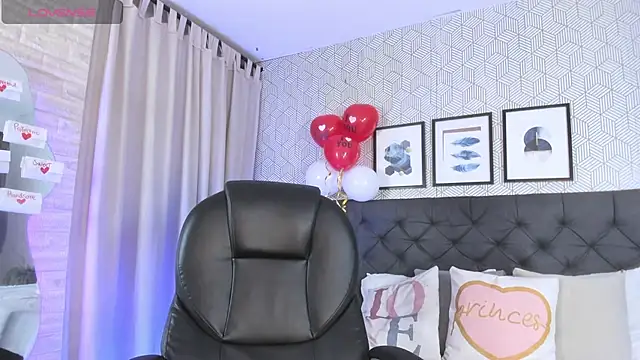 Snapshot of emma__smith1 chatting on 02-15-25, 12:22 emma  smith1 online show from 02-15-25, 12:22