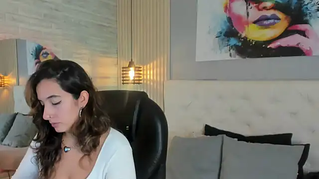 Snapshot of emma__smith1 chatting on 03-02-25, 01:05 emma  smith1 online show from 03-02-25, 01:05