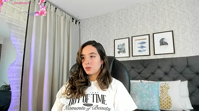 Snapshot of emma__smith1 chatting on 03-04-25, 12:12 emma  smith1 online show from 03-04-25, 12:12