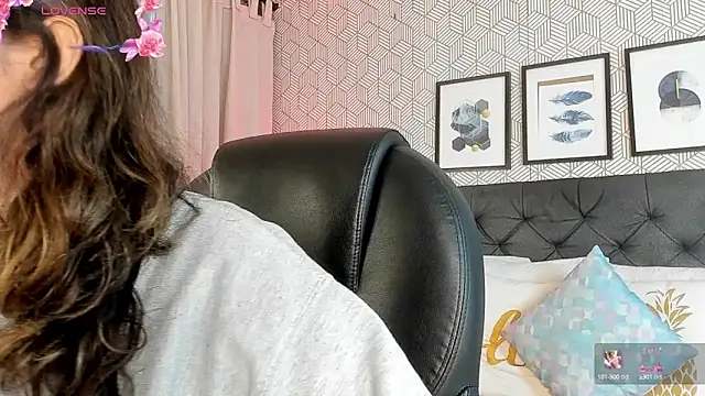 Snapshot of emma__smith1 chatting on 03-07-25, 12:34 emma  smith1 online show from 03-07-25, 12:34