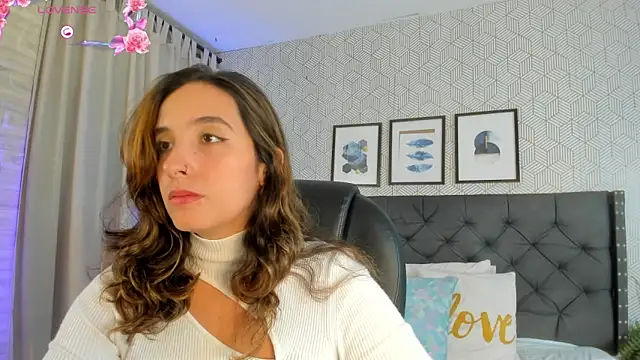 Snapshot of emma__smith1 chatting on 03-14-25, 12:40 emma  smith1 online show from 03-14-25, 12:40