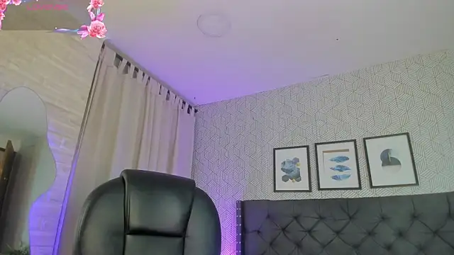 Snapshot of emma__smith1 chatting on 03-22-25, 10:49 emma  smith1 online show from 03-22-25, 10:49