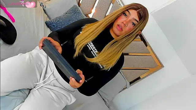 Snapshot of Hanz_sex chatting on 10-14-25, 10:21 Hanz sex online show from 10-14-25, 10:21